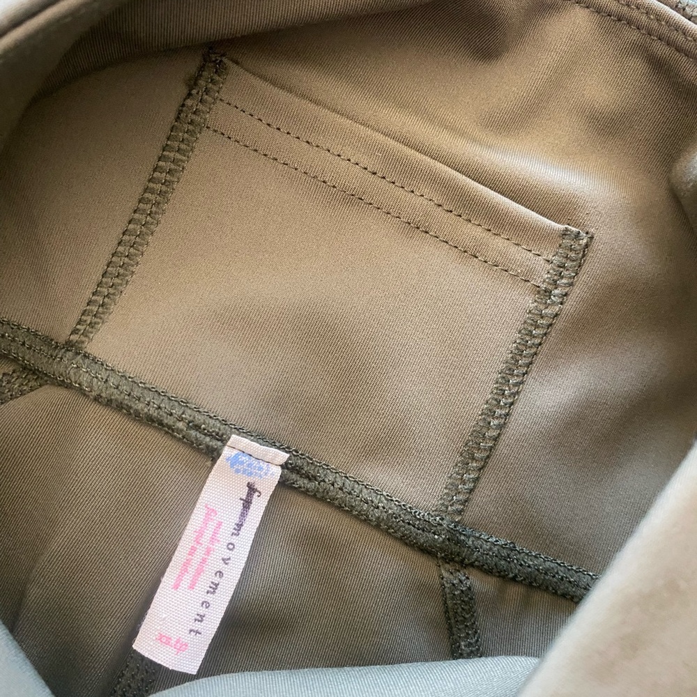 FREE PEOPLE MOVEMENT leggings! NEW💪🏼 Thea leggings have LOTS of pockets!!!!! - Picture 9 of 11